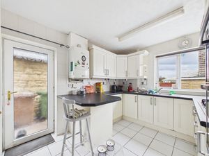 Kitchen- click for photo gallery